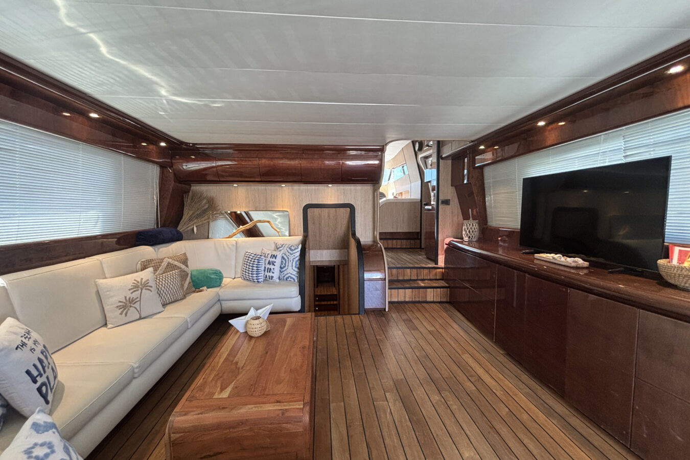 Life on board IODA II private yacht